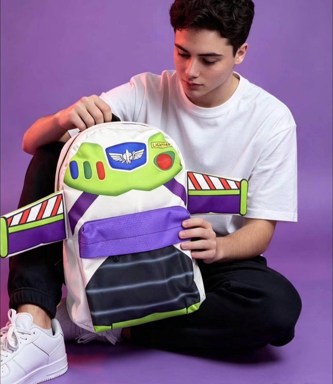 Mochila Buzz Lightyear con traje espacial y alas de Toy Story Disney