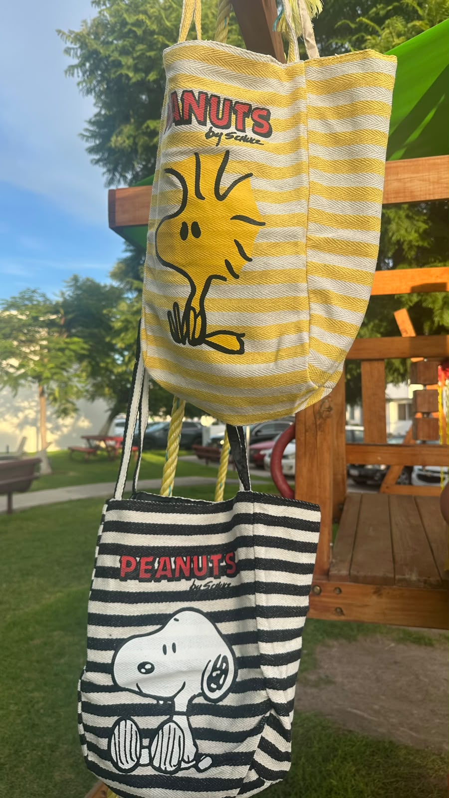 Bolsa tote amarilla con diseño de Woodstock Peanuts by Schulz