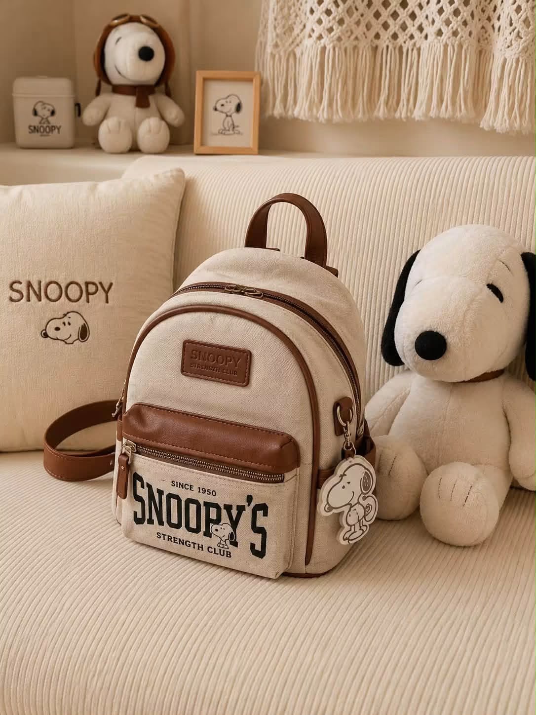 Mochila Snoopy's Strength Club beige con detalles café